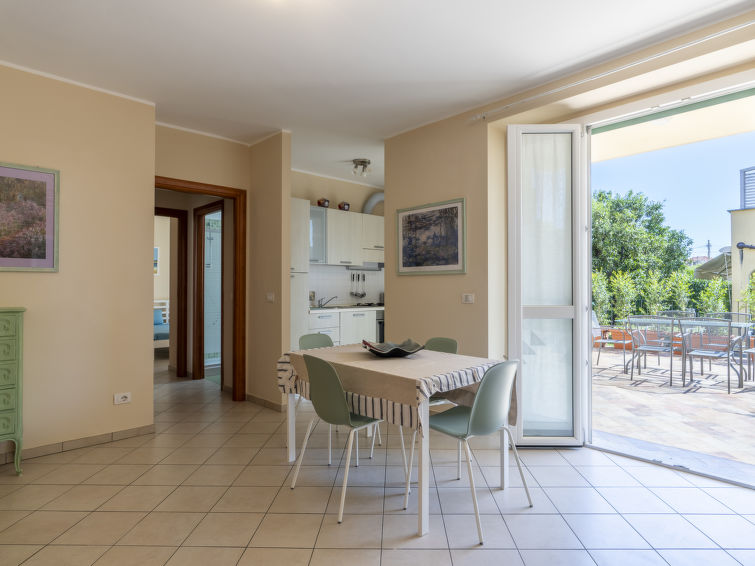 Op 900 m van zee: Comfortabel appartement in Cervo voor 4 personen in Cervo