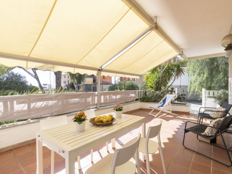 Aan zee: Ruim appartement voor 6 personen in Marina di Andora in Marina di Andora