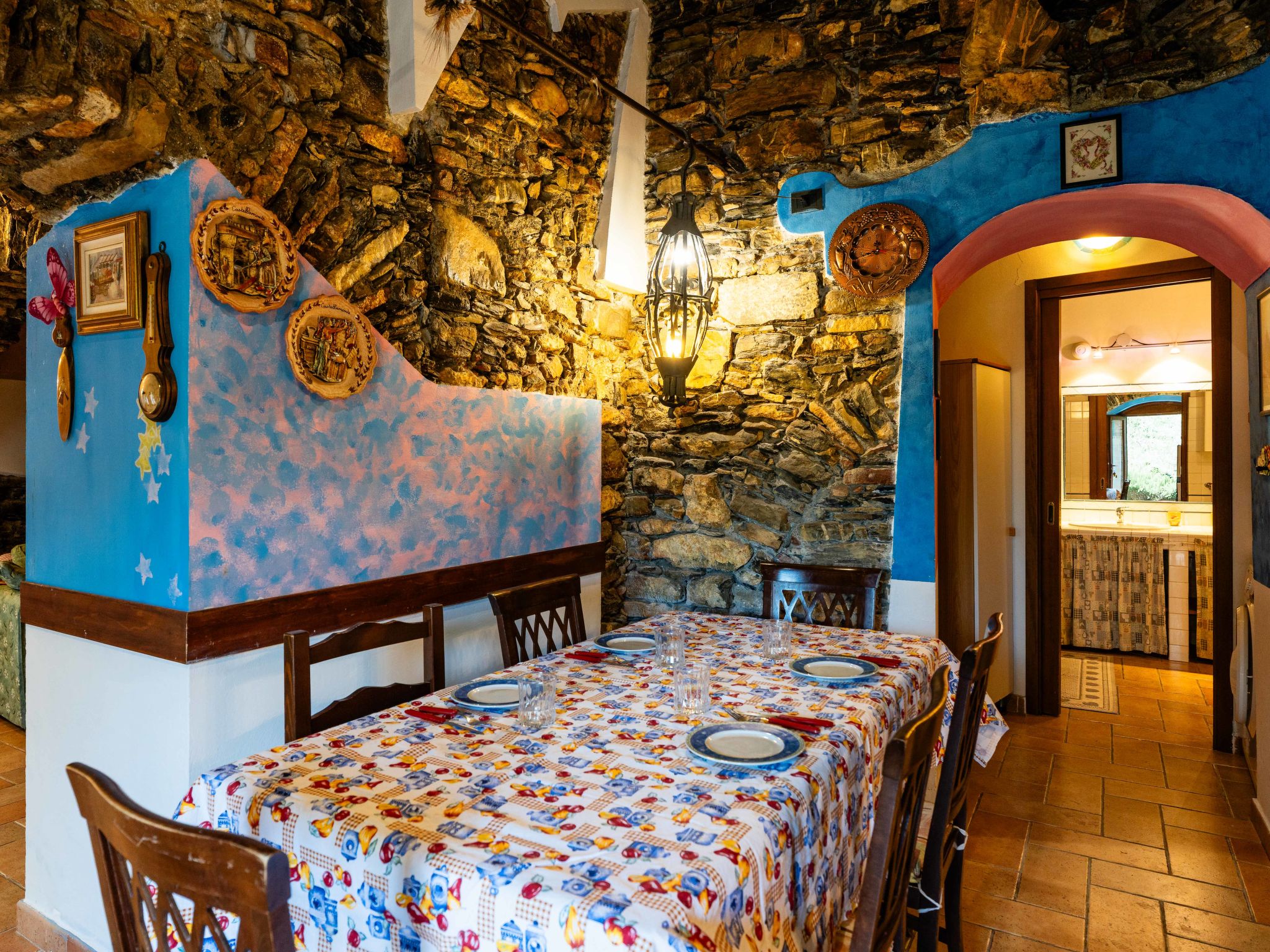 La Bouganville Rustico con Giardino-Binnen