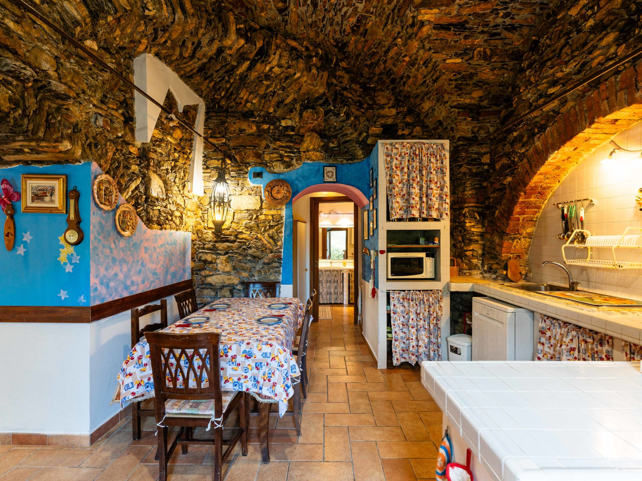 La Bouganville Rustico con Giardino-Binnen