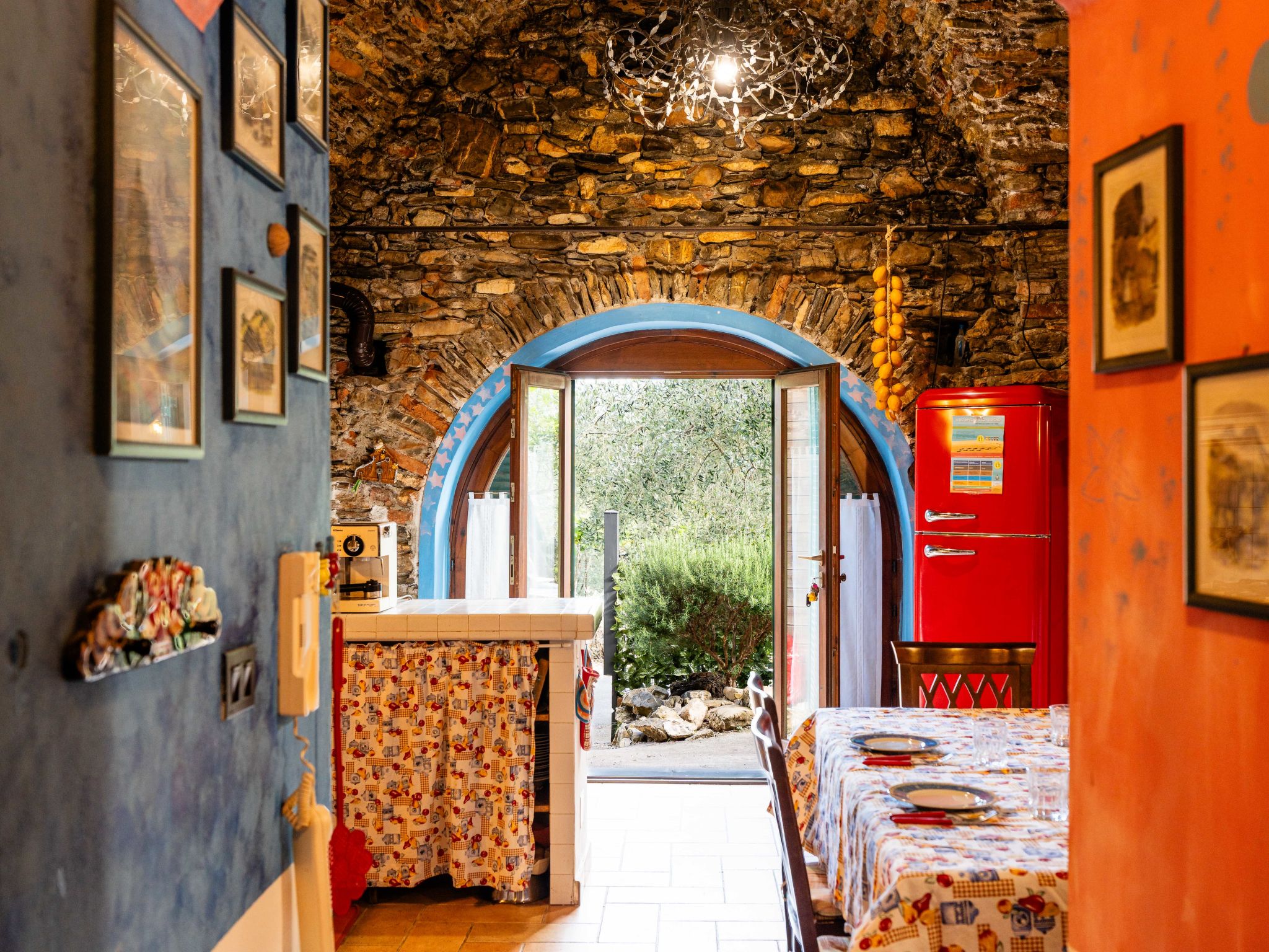 La Bouganville Rustico con Giardino-Binnen