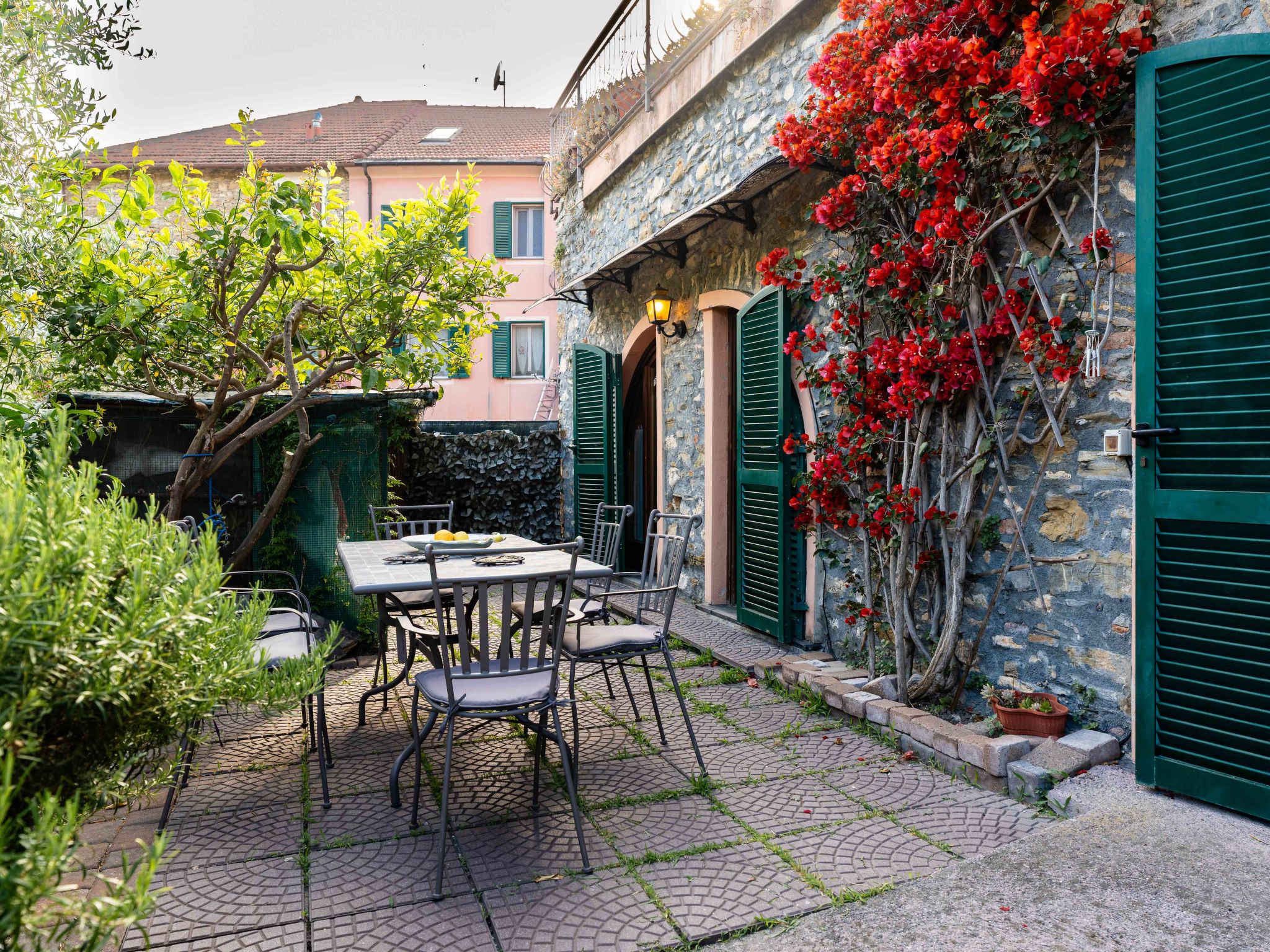 La Bouganville Rustico con Giardino-Buiten