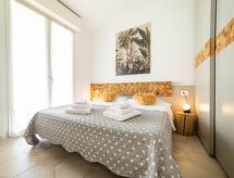 Serenity: Stijlvol appartement met zeezicht en privétuin in Alassio - thumbnail 4
