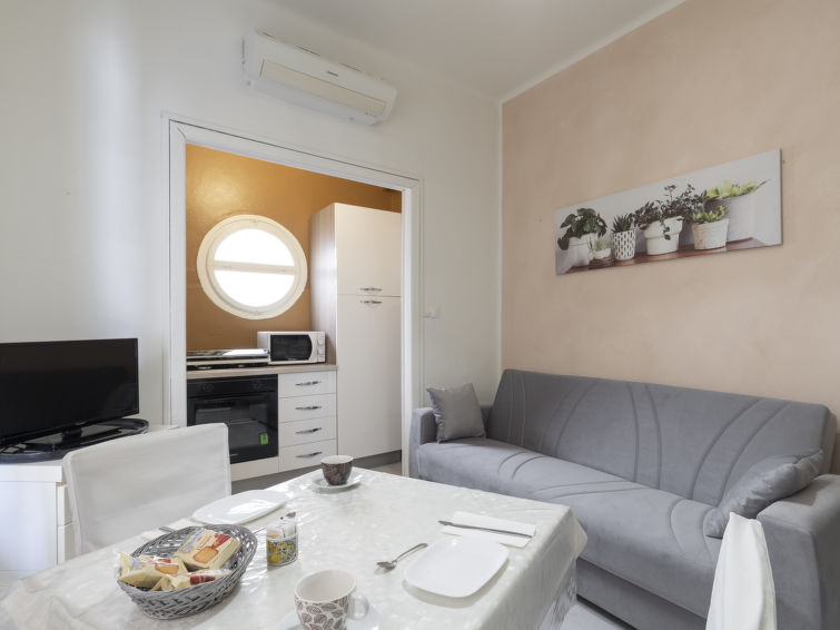 Search and Stay destination Alassio, Liguria - Italy from AU$ 140. Il Gabbiano