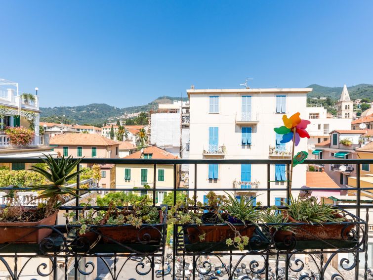 Bon Sejour Apartment in Alassio