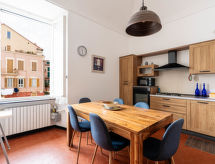 Casa Sole Mare: Elegant Appartement op 20 Meter van het Strand in Alassio - thumbnail 4
