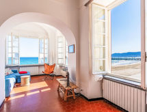 Casa Sole Mare: Elegant Appartement op 20 Meter van het Strand in Alassio - thumbnail 1