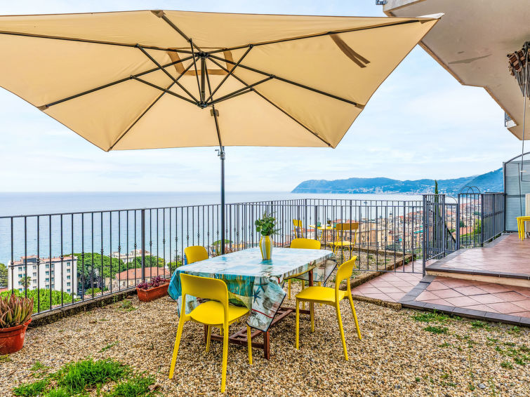 6-persoons appartement Ginestra met zeezicht in Alassio in Alassio