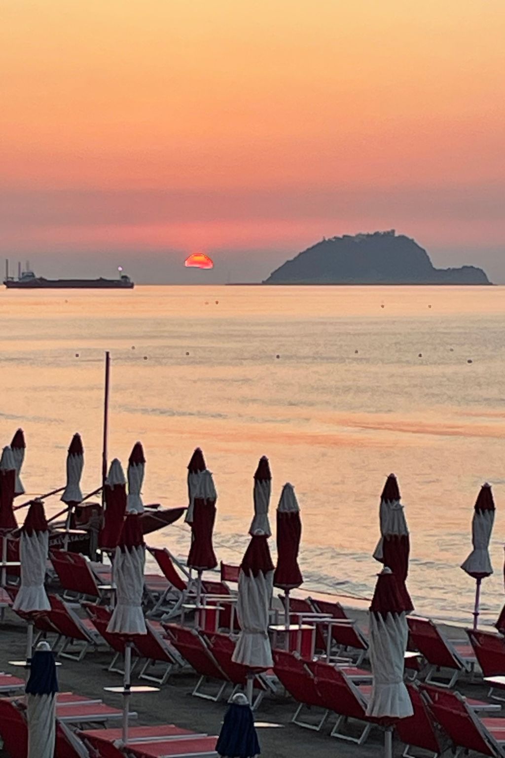 ALASSIO BEACH HOUSE - SEASIDE RELAXED LIVING-Inside