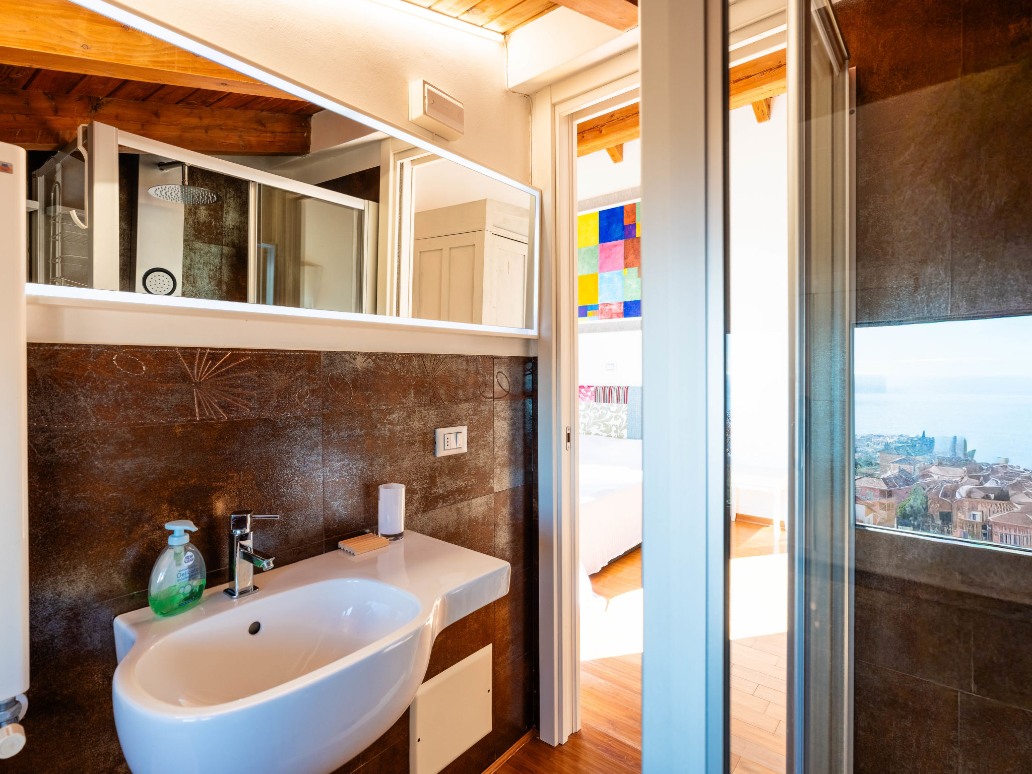 Photo of Terrazza con glicine