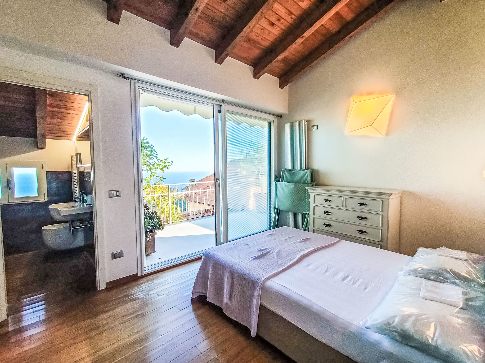 Terrazza con glicine-Binnen