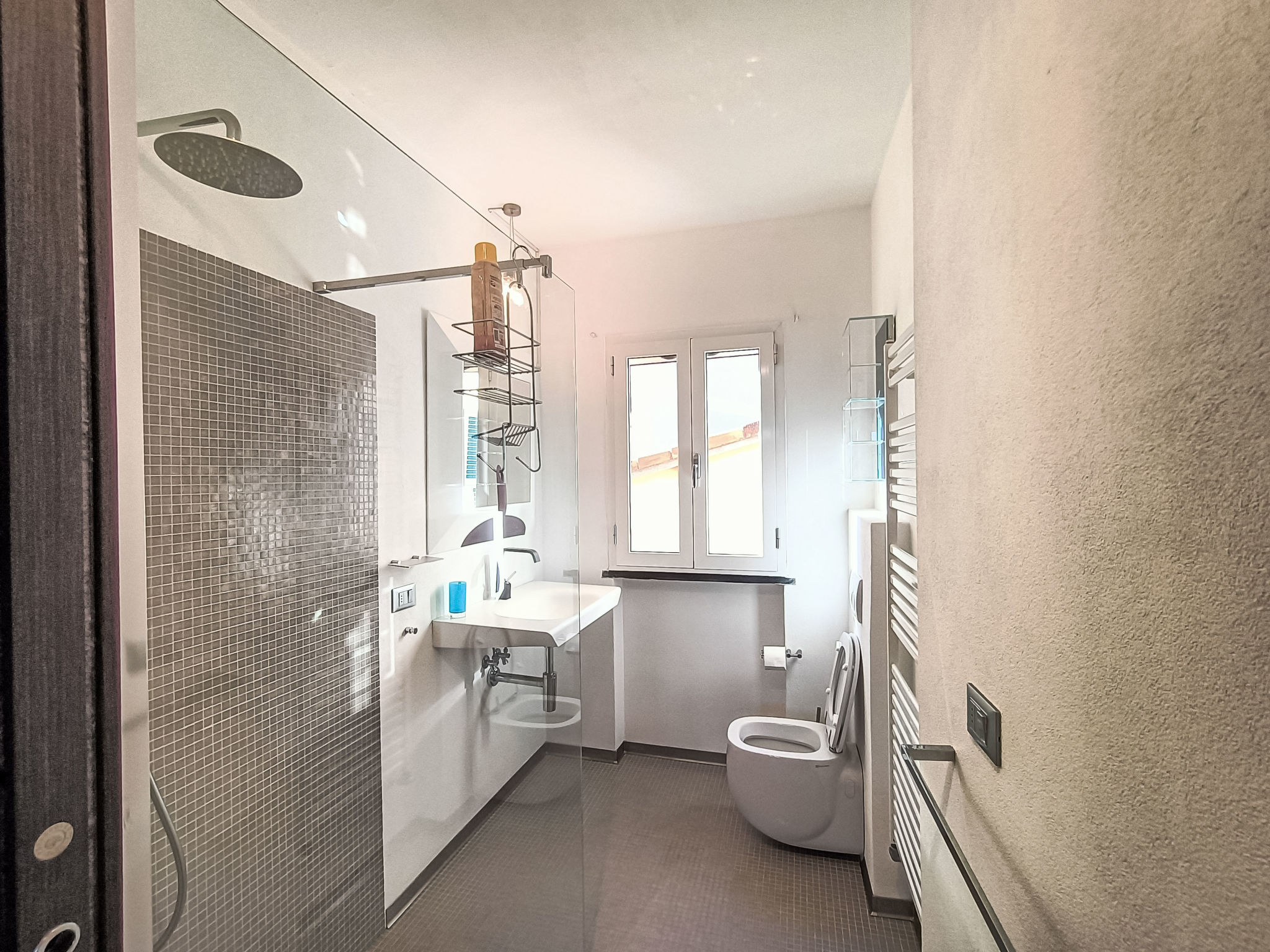 Terrazza con glicine-Binnen