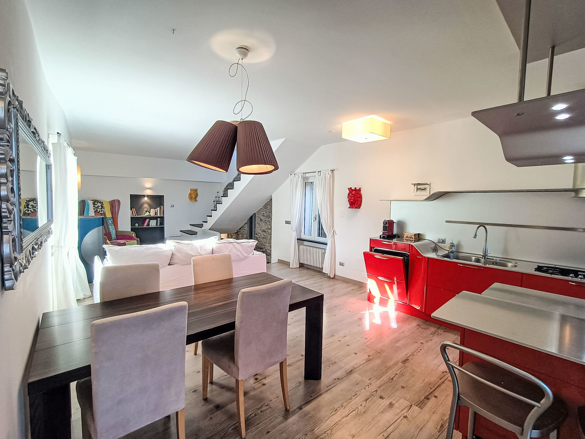 Terrazza con glicine-Binnen