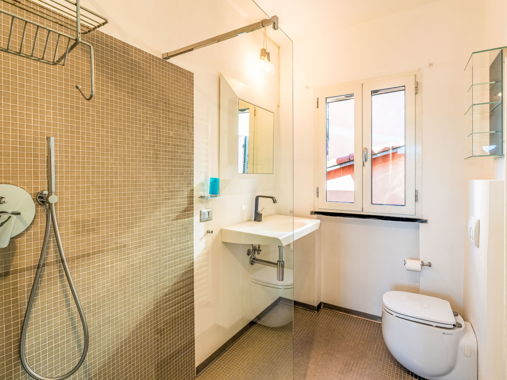 Photo of Terrazza con glicine