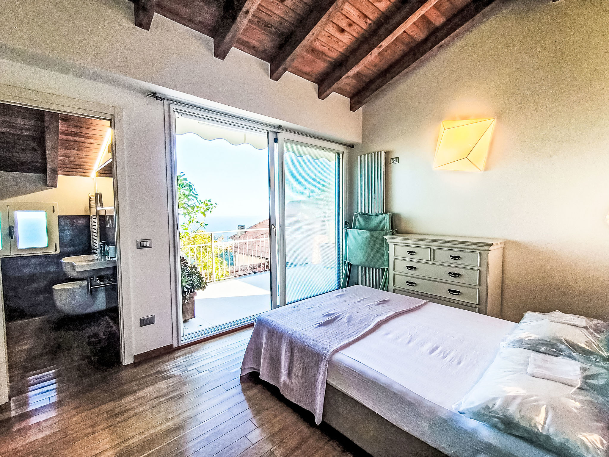 Terrazza con glicine-Binnen