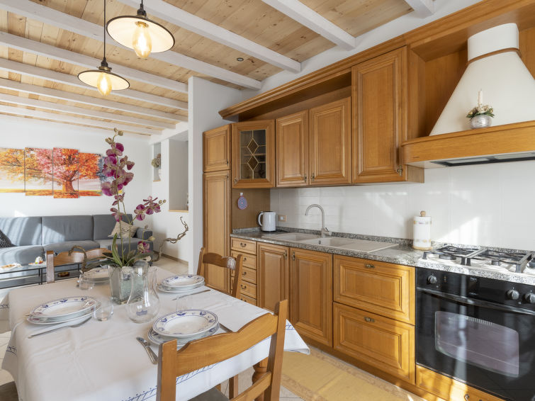 Search and Stay destination Erli, Liguria - Italy from AU$ 169. Casa 51