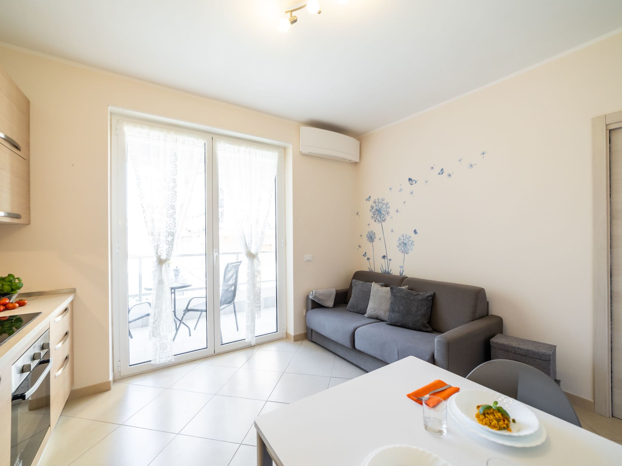 "Sirio" mit Gemeinschaftspool und 200 m vom Meer entfernt-Binnen