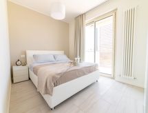 Michelangelo: Zonovergoten appartement aan zee in Borghetto Santo Spirito - thumbnail 3