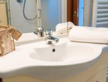 Knus appartement met terras op steenworp van zee in Borghetto Santo Spirito - thumbnail 4