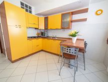 Wohnung Borghetto Santo Spirito mit Terrasse