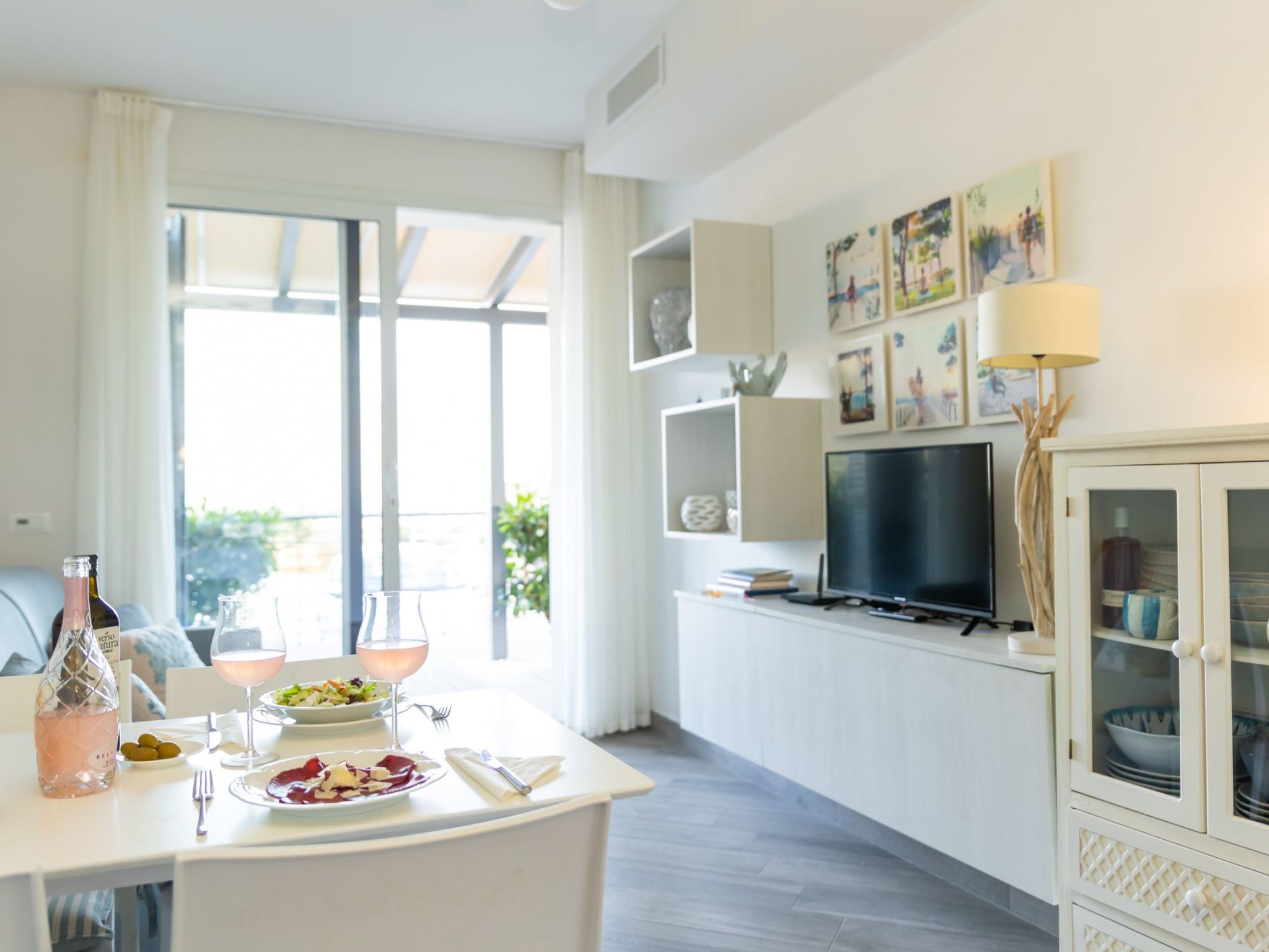 Perla Abernathy - Haus mit Pool und Garten-Inside