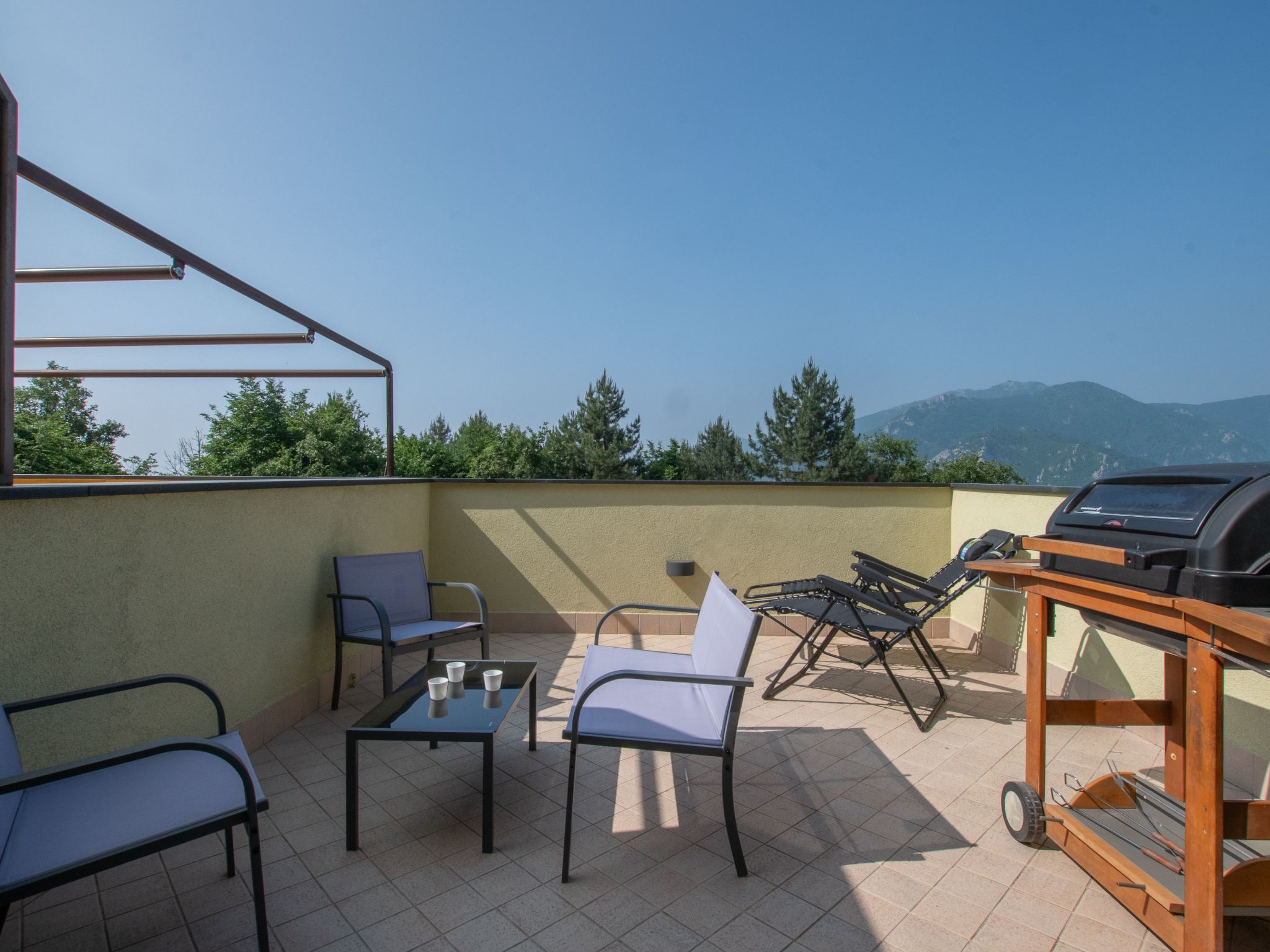 **Experience the magic of the 'Dolce Rifugio', the perfect retreat for families seeking a scenic and private getaway.** With its charming terrace overlooking the gulf and convenient access to a privat..