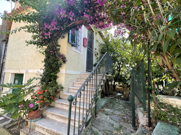 4-persoons vakantiehuis met zeezicht in Pietra Ligure in Pietra Ligure