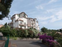 Knus appartement direct aan zee in Pietra Ligure - thumbnail 6