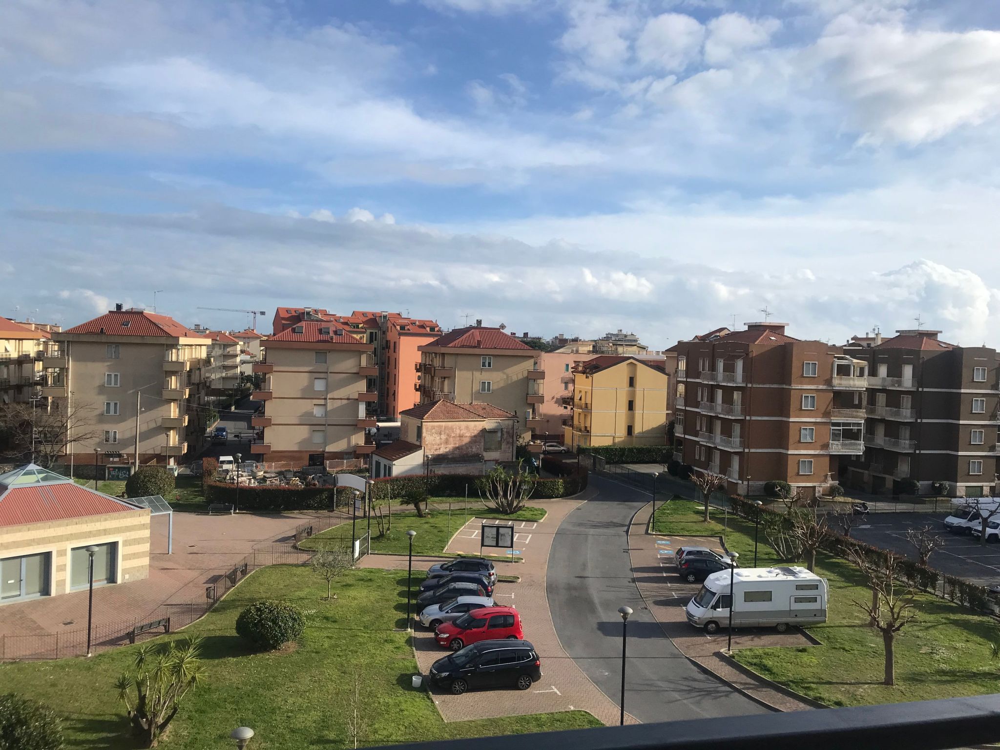 Photo of 'White' mit Balkon