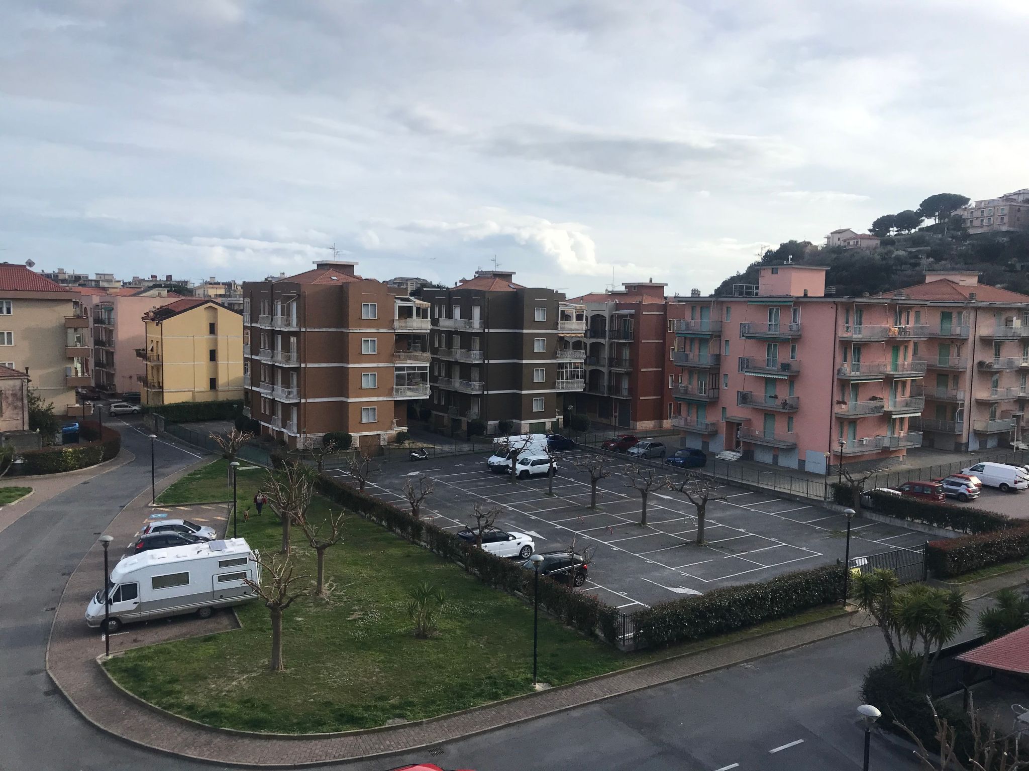 Photo of 'White' mit Balkon