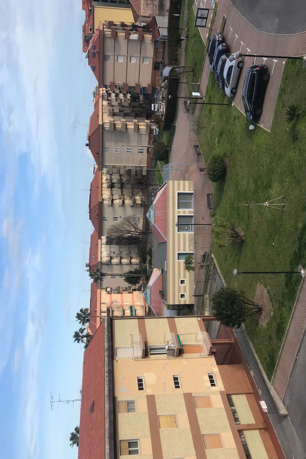 Photo of 'White' mit Balkon