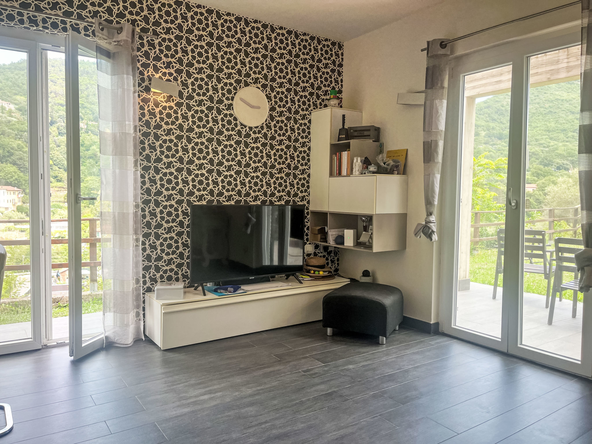 Le radici dell´ulivo-Drinnen