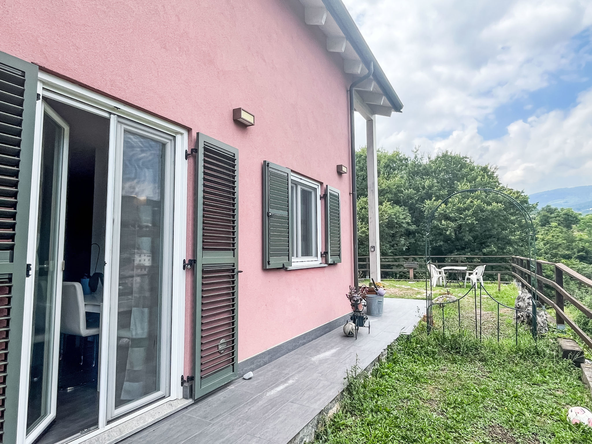 Le radici dell´ulivo-Draußen