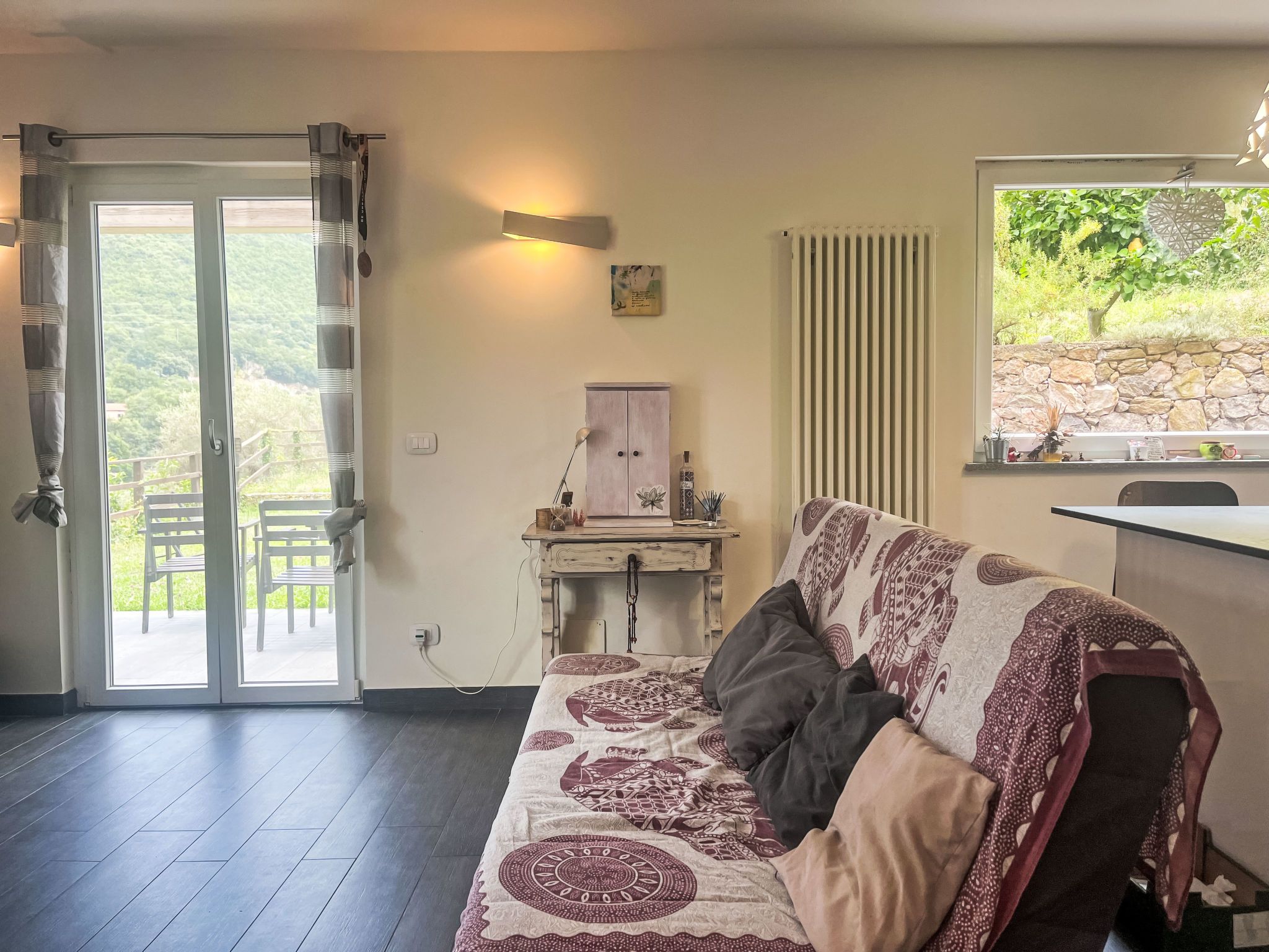 Le radici dell´ulivo-Drinnen