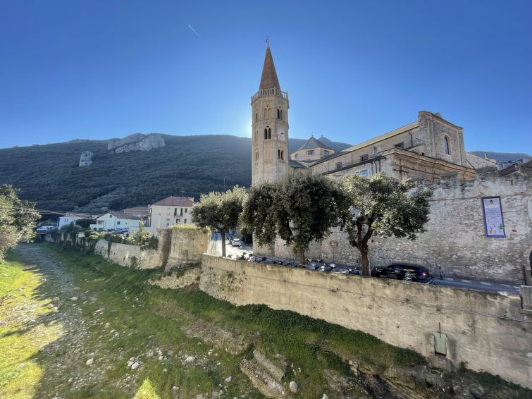 Search and Stay destination Finale Ligure, Liguria - Italy from AU$ 246. Porta Reale (FLG211)