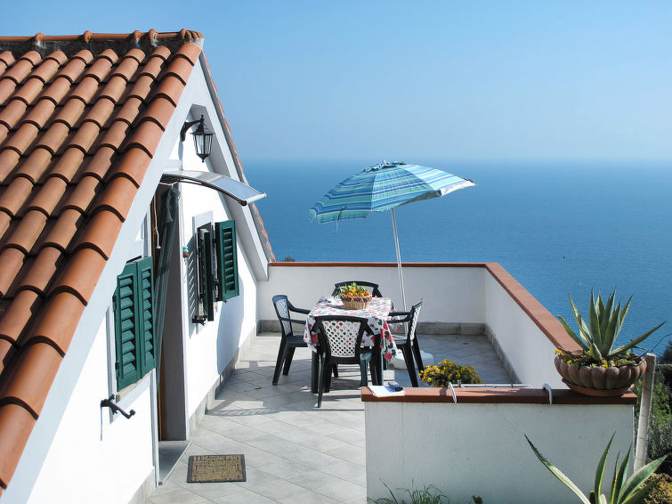 Search and Stay destination Finale Ligure, Liguria - Italy from AU$ 110. Simone (FLG130)