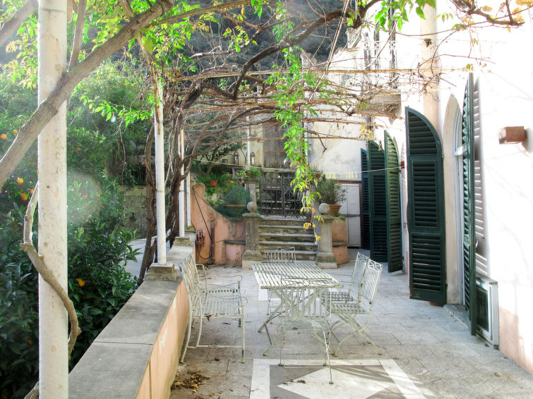 Ruim appartement in historische residentie in Finalborgo in Finale Ligure