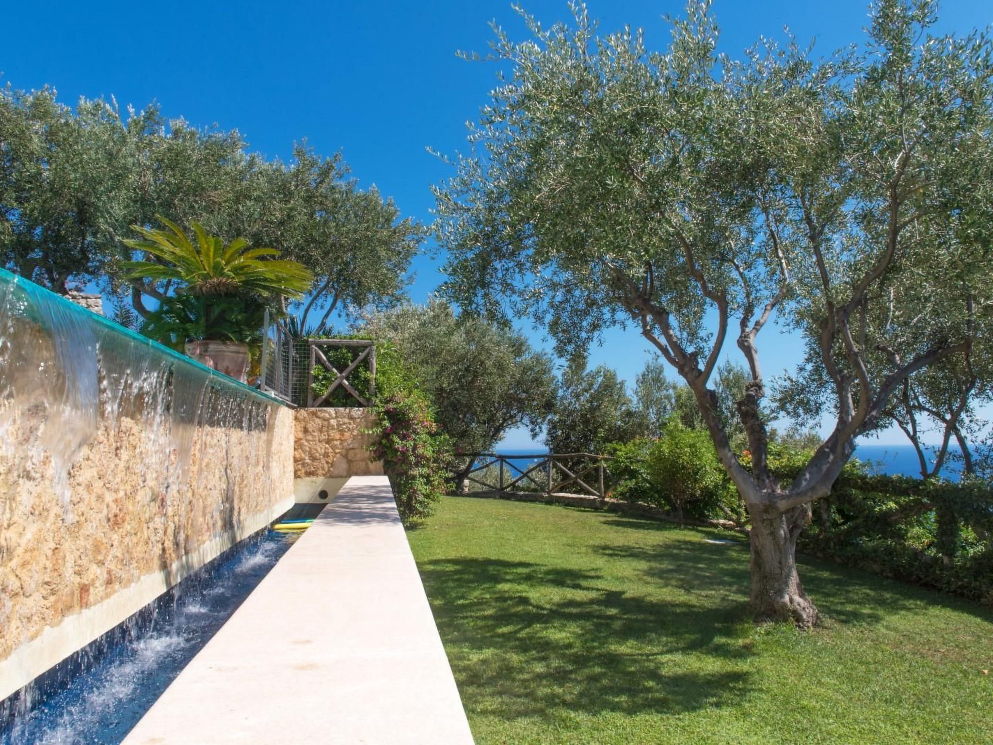 Wohnung mit Parkplatz und Panoramablick-Image-tags.info