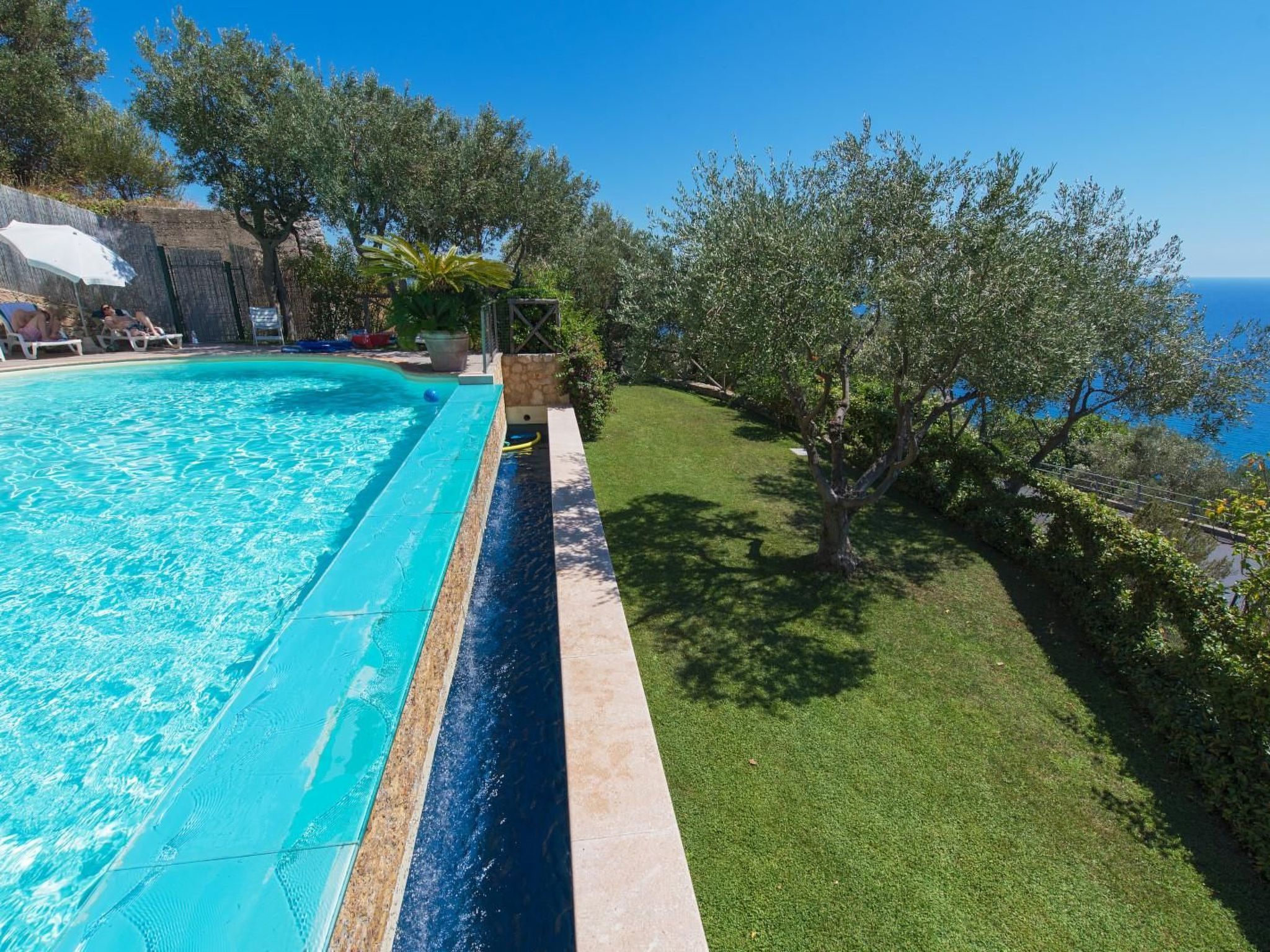 Wohnung mit Parkplatz und Panoramablick — Pool Outdoor (4 of 40)