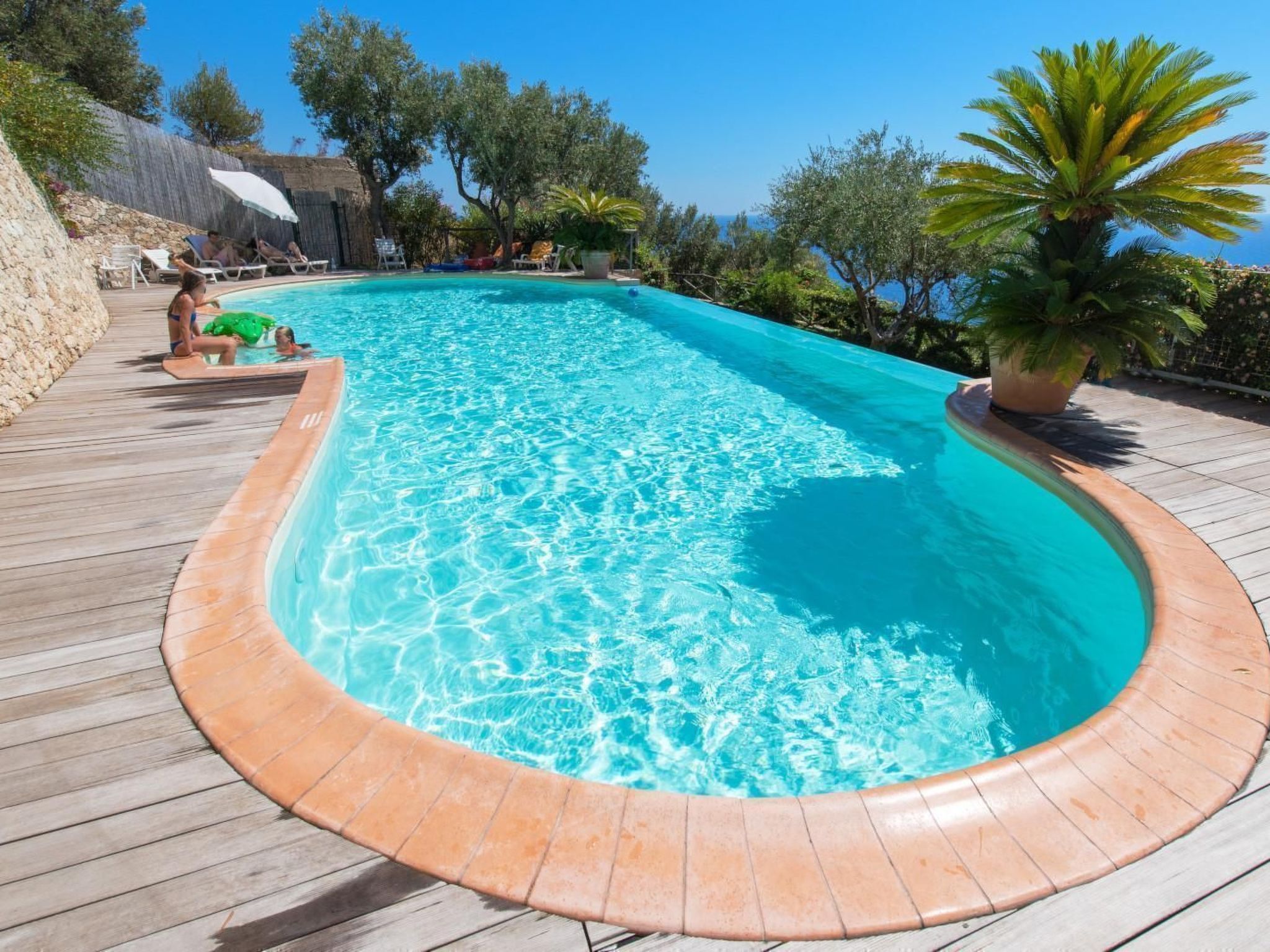 Vakantiehuis met omheinde tuin in Finale Ligure (Italië) 1 hond is welkom