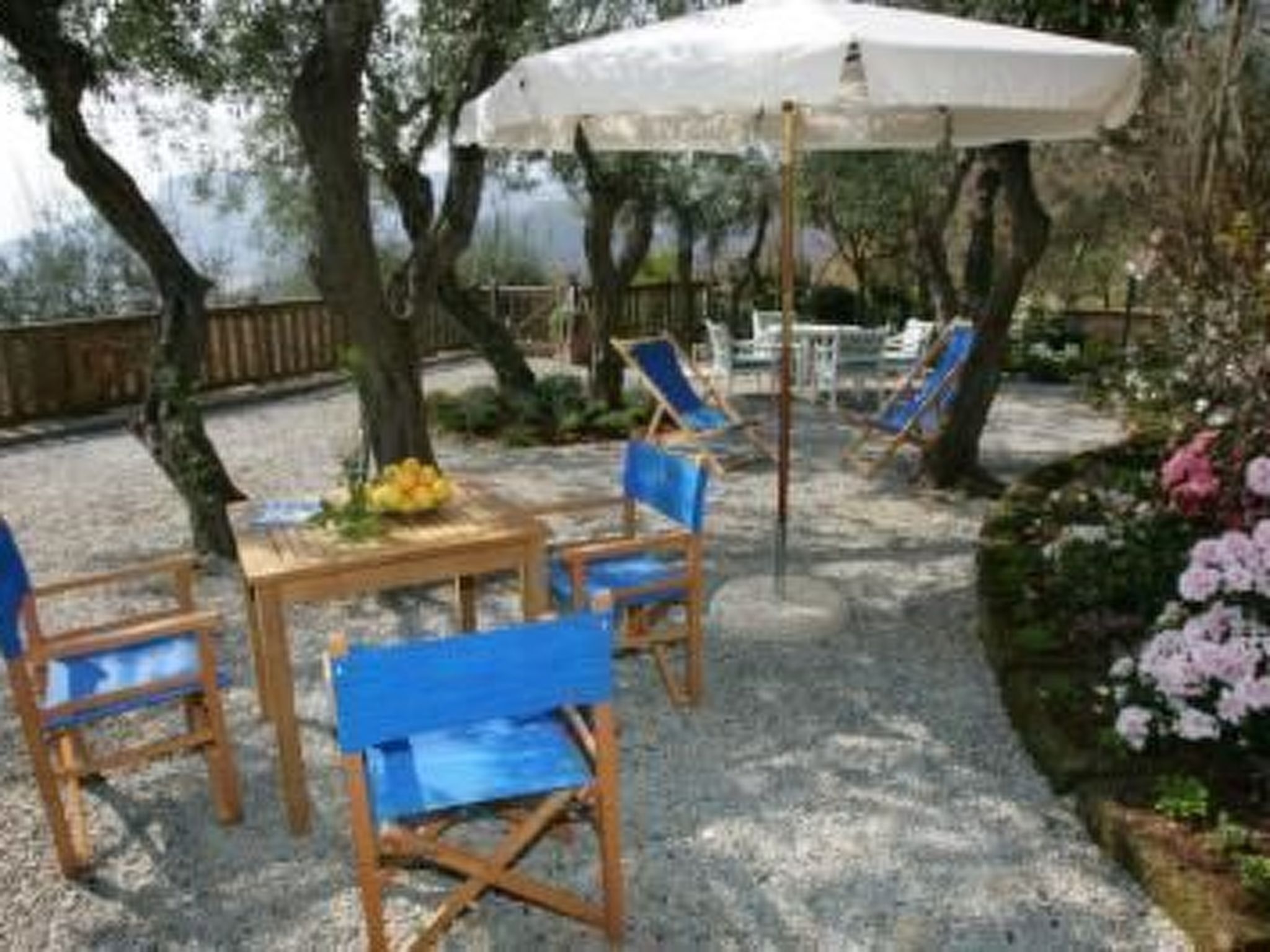 Einzimmerwohnung mit Panoramablick im Erdgeschoss