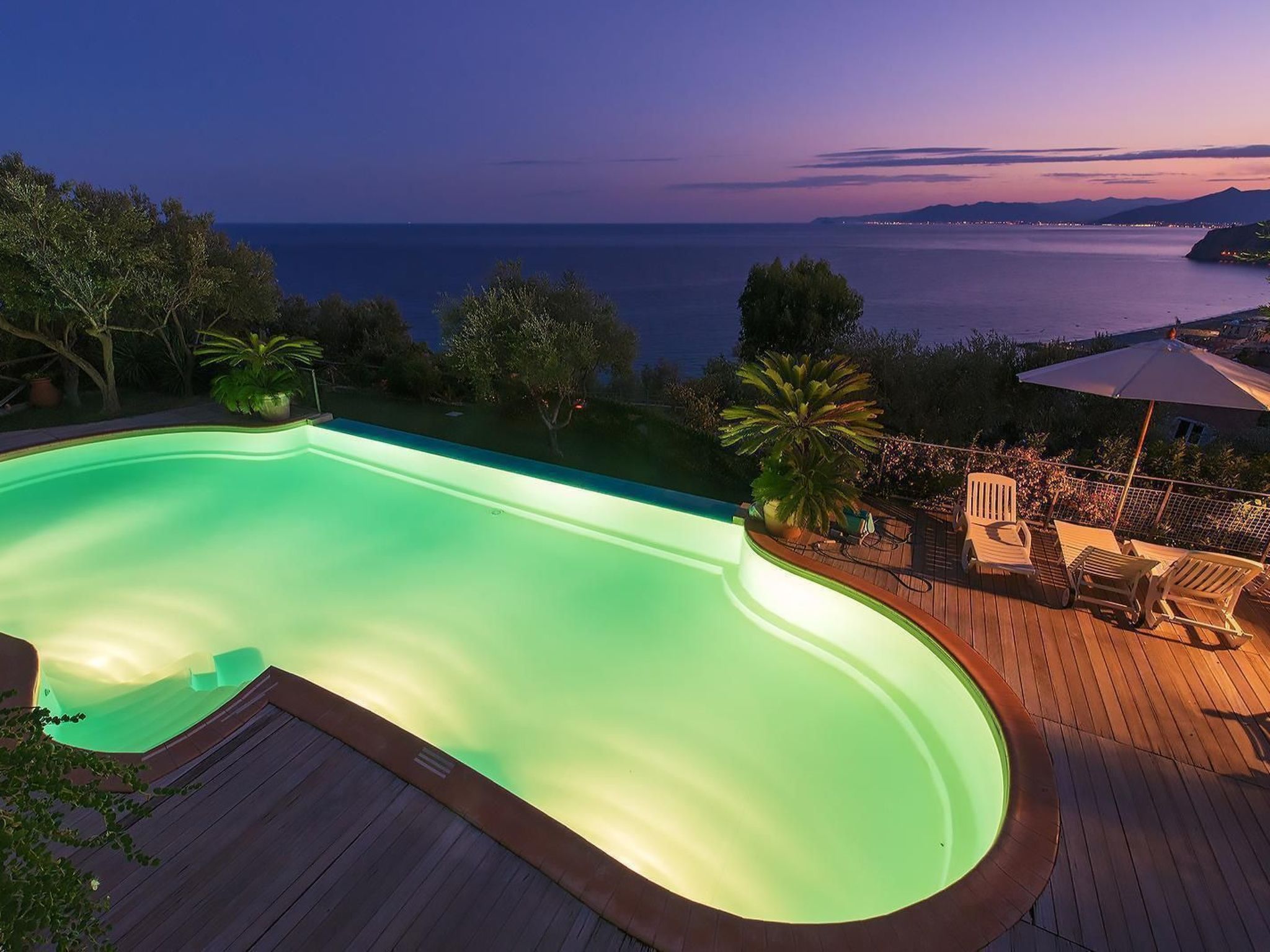 Einzimmerwohnung mit Panoramablick im Erdgeschoss-Outside