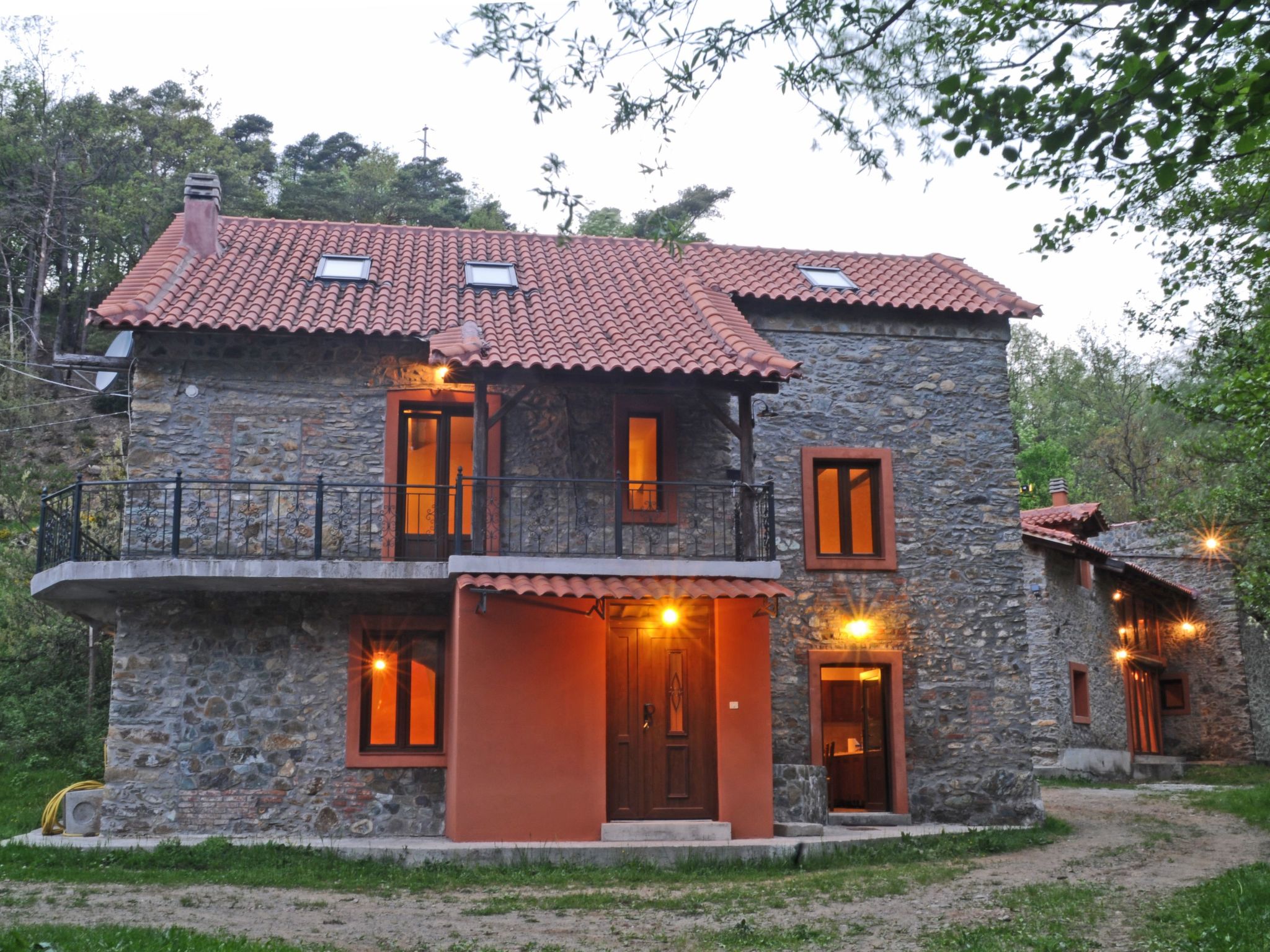 Ferienhaus mit umzäuntem Garten in Dego (Italien) und 1 Hund erlaubt