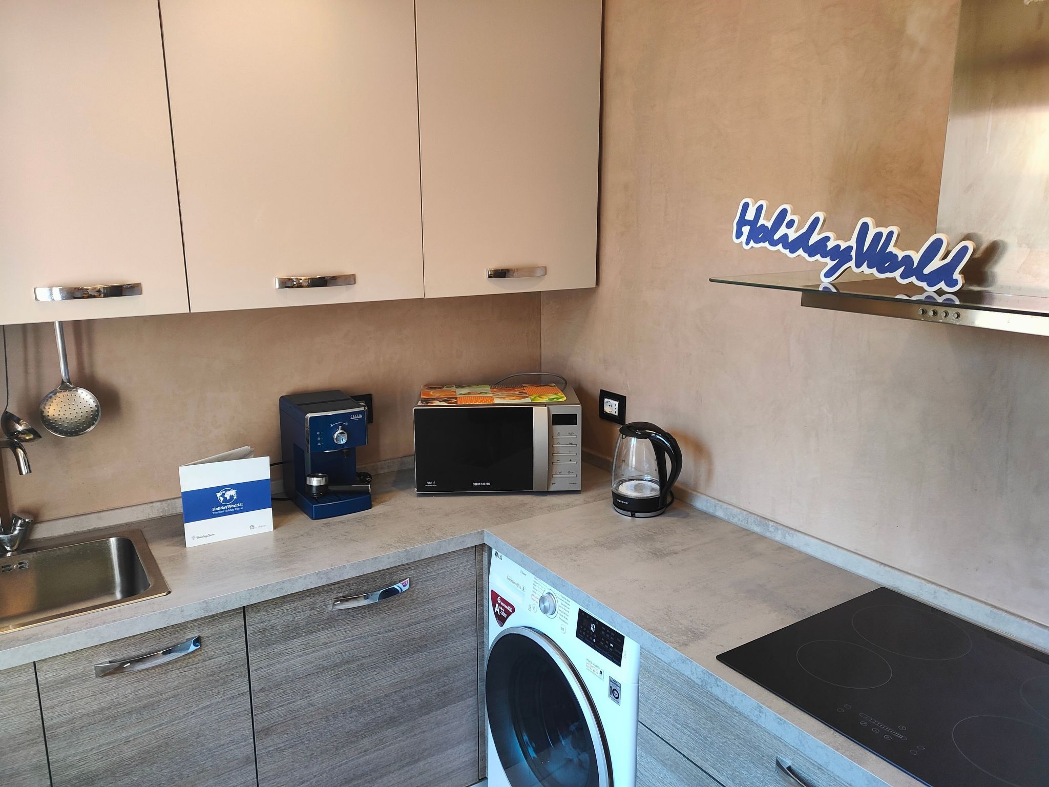 Vaze's Heart by Holiday World-Inside