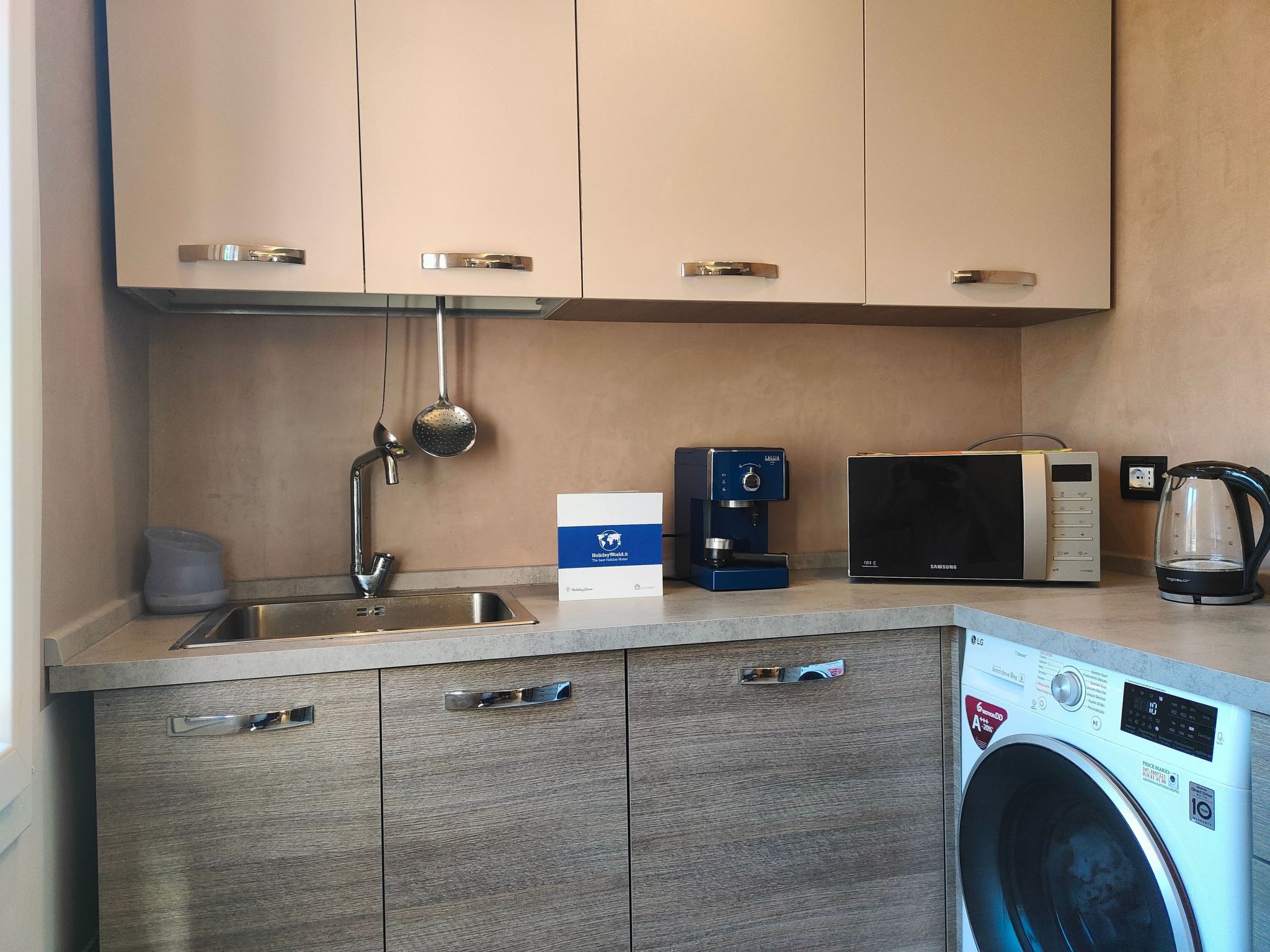 Vaze's Heart by Holiday World-Inside