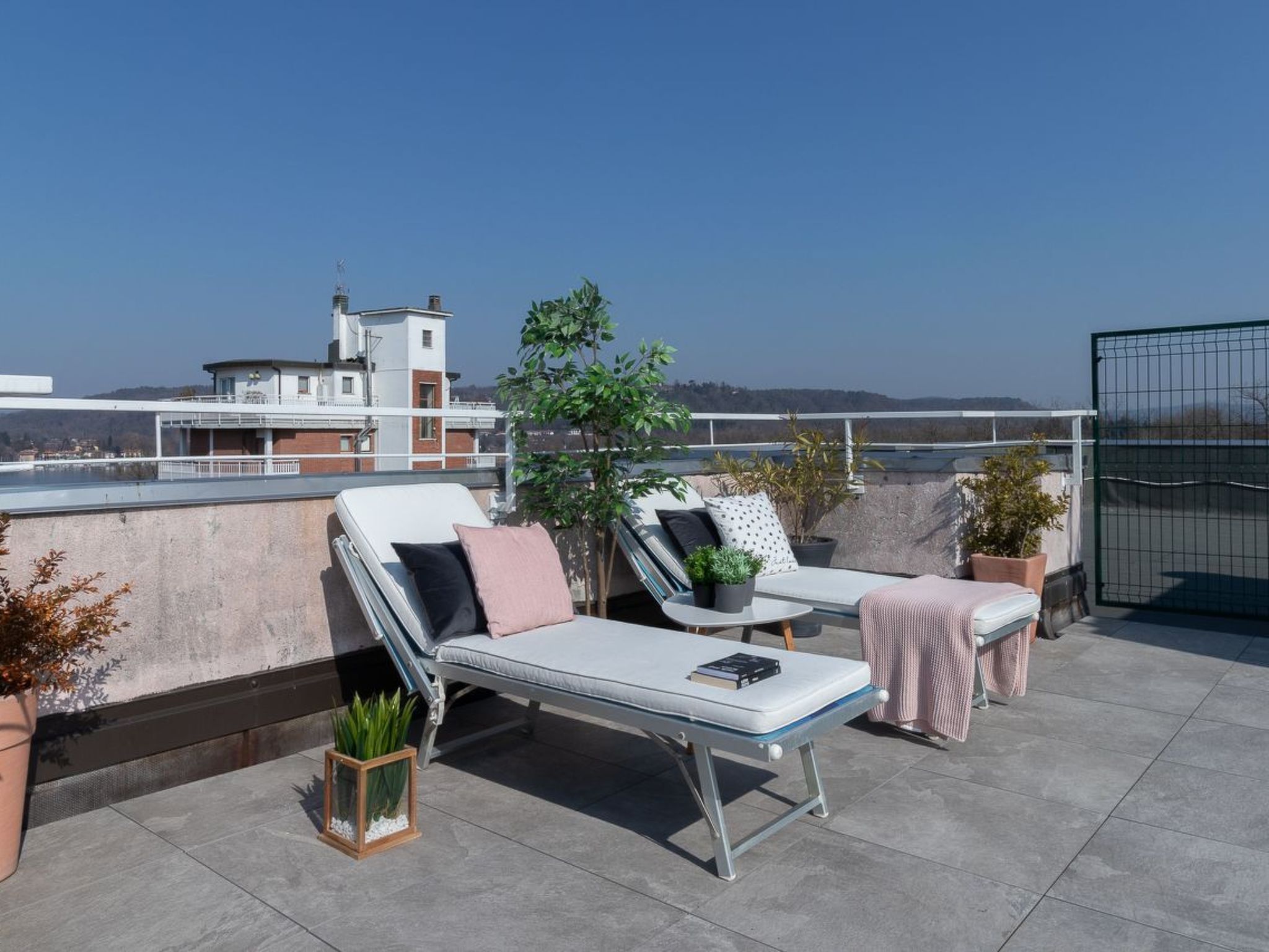 La Terrazza' Wohnung mit Seeblick-Binnen