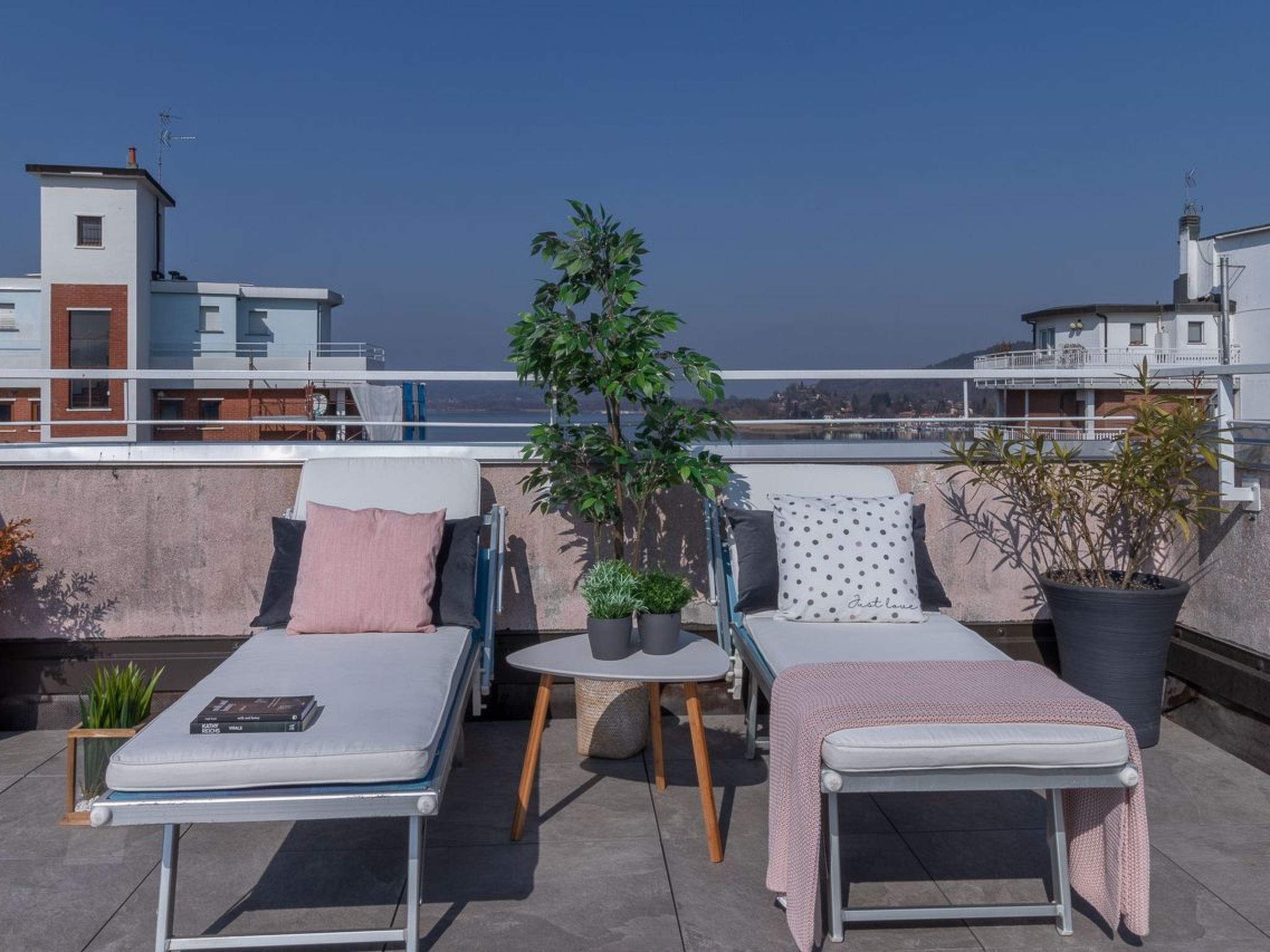 La Terrazza' Wohnung mit Seeblick-Binnen
