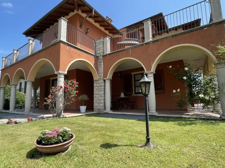 6-persoons appartement in Baveno nabij het Lago Maggiore in Baveno