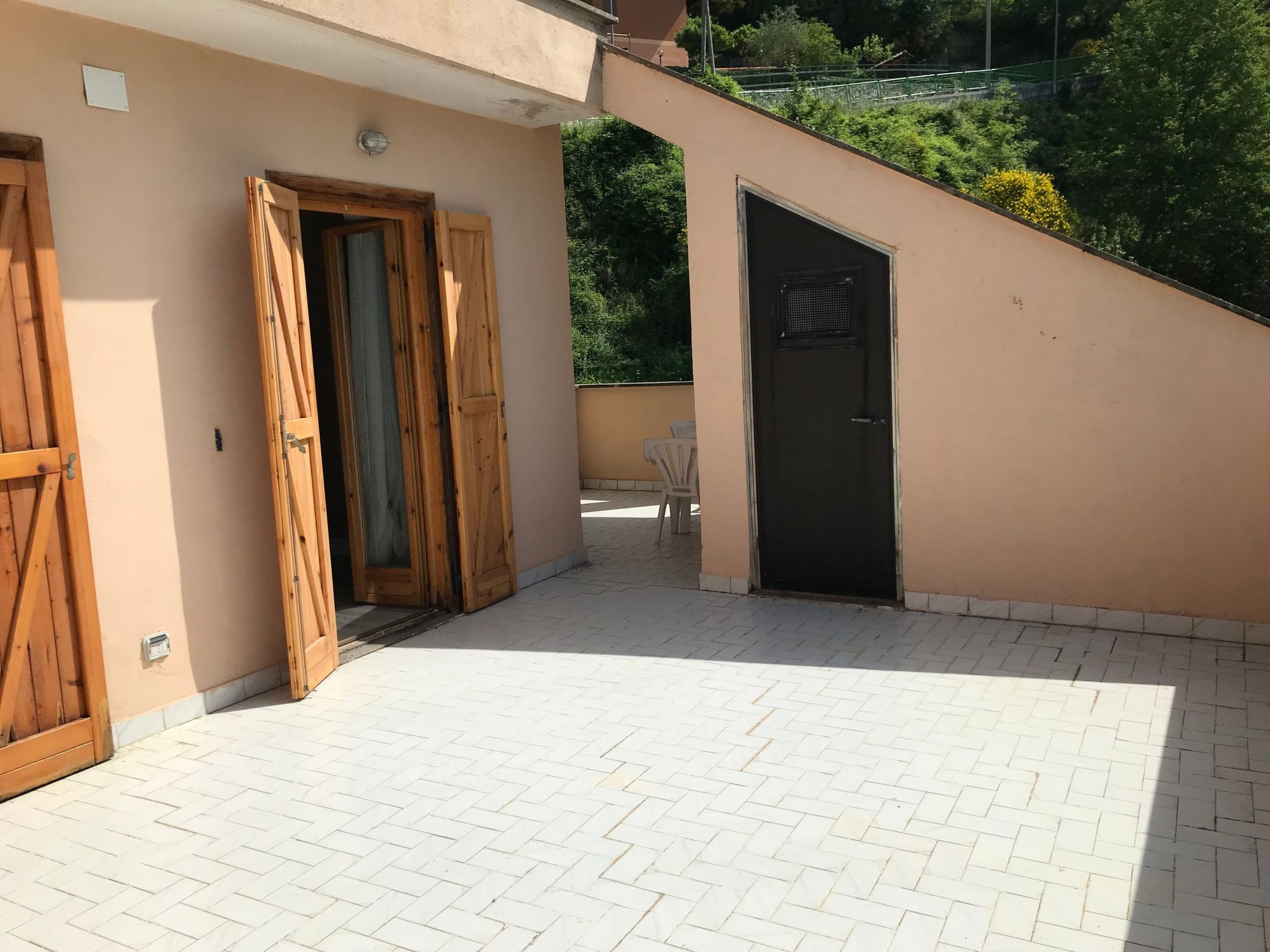 Am Turanosee - Buiten