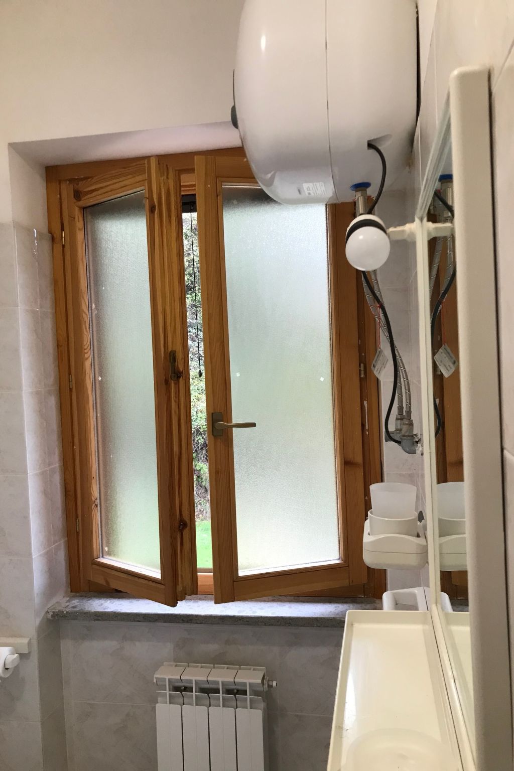 Am Turanosee - Binnen